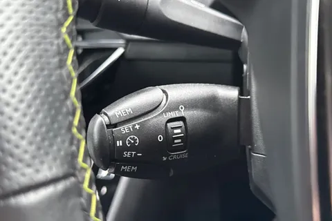 FL71YAY PEUGEOT e-208 50kWh GT Auto 5dr Thumbnail #42