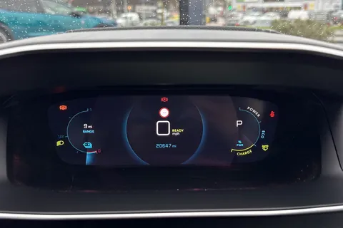 FL71YAY PEUGEOT e-208 50kWh GT Auto 5dr Thumbnail #44