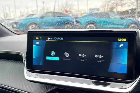 FL71YAY PEUGEOT e-208 50kWh GT Auto 5dr Thumbnail #48