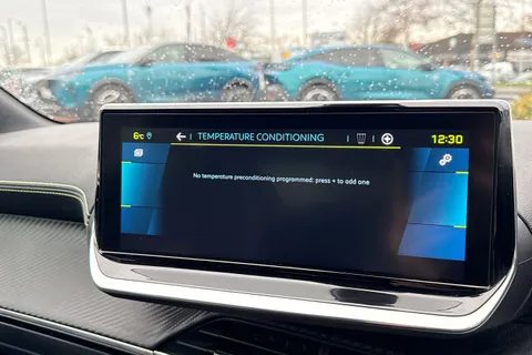 FL71YAY PEUGEOT e-208 50kWh GT Auto 5dr Thumbnail #57