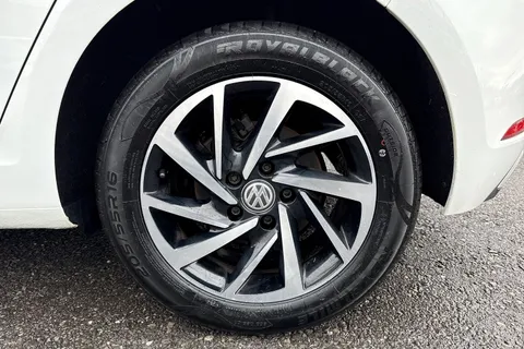 MJ19DXD Volkswagen Golf 1.0 TSI Match DSG Euro 6 (s/s) 5dr Thumbnail #11