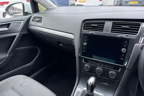 MJ19DXD Volkswagen Golf 1.0 TSI Match DSG Euro 6 (s/s) 5dr Thumbnail #21