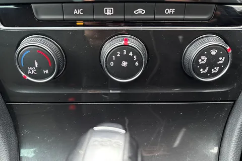 MJ19DXD Volkswagen Golf 1.0 TSI Match DSG Euro 6 (s/s) 5dr Thumbnail #23