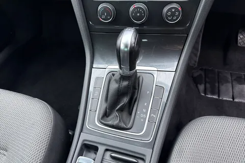MJ19DXD Volkswagen Golf 1.0 TSI Match DSG Euro 6 (s/s) 5dr Thumbnail #24
