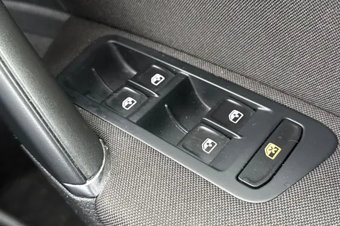 MJ19DXD Volkswagen Golf 1.0 TSI Match DSG Euro 6 (s/s) 5dr Thumbnail #37