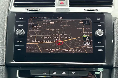 MJ19DXD Volkswagen Golf 1.0 TSI Match DSG Euro 6 (s/s) 5dr Thumbnail #45