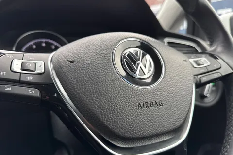 MJ19DXD Volkswagen Golf 1.0 TSI Match DSG Euro 6 (s/s) 5dr Thumbnail #47