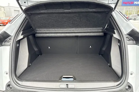 YT24RUR PEUGEOT e-2008 54kWh Allure Auto 5dr (7kW Charger) Thumbnail #7