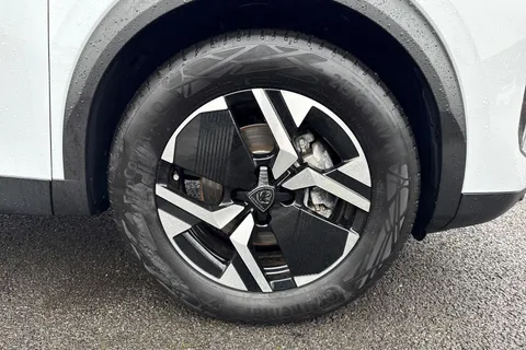 YT24RUR PEUGEOT e-2008 54kWh Allure Auto 5dr (7kW Charger) Thumbnail #10