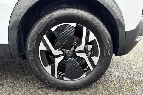 YT24RUR PEUGEOT e-2008 54kWh Allure Auto 5dr (7kW Charger) Thumbnail #12