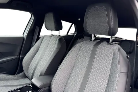 YT24RUR PEUGEOT e-2008 54kWh Allure Auto 5dr (7kW Charger) Thumbnail #16