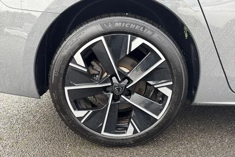 22 of 67 for PEUGEOT 508 SW 1.6 12.4kWh GT e-EAT Euro 6 (s/s) 5dr