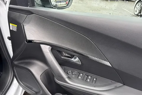 YT24RUR PEUGEOT e-2008 54kWh Allure Auto 5dr (7kW Charger) Thumbnail #21