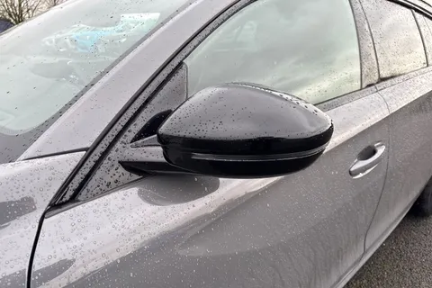 30 of 67 for PEUGEOT 508 SW 1.6 12.4kWh GT e-EAT Euro 6 (s/s) 5dr