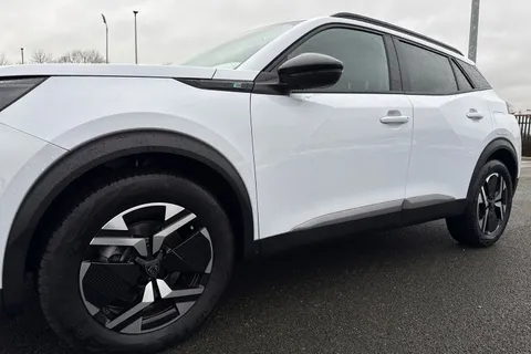 YT24RUR PEUGEOT e-2008 54kWh Allure Auto 5dr (7kW Charger) Thumbnail #29