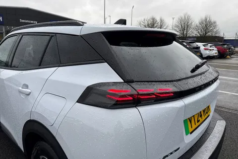 YT24RUR PEUGEOT e-2008 54kWh Allure Auto 5dr (7kW Charger) Thumbnail #32