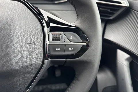 YT24RUR PEUGEOT e-2008 54kWh Allure Auto 5dr (7kW Charger) Thumbnail #40