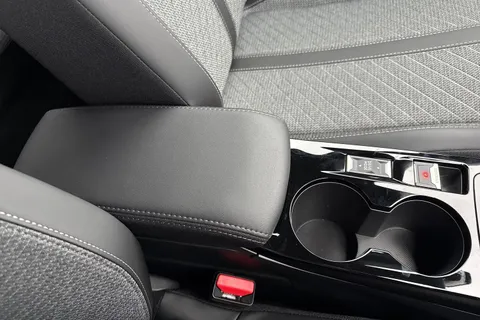 YT24RUR PEUGEOT e-2008 54kWh Allure Auto 5dr (7kW Charger) Thumbnail #58