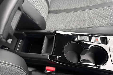 YT24RUR PEUGEOT e-2008 54kWh Allure Auto 5dr (7kW Charger) Thumbnail #59