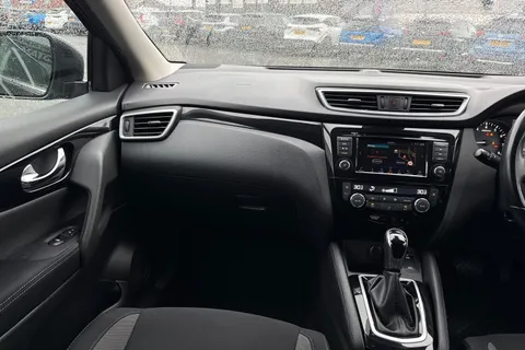 YE70OCZ Nissan Qashqai 1.3 DIG-T Acenta Premium DCT Auto Euro 6 (s/s) 5dr Thumbnail #21