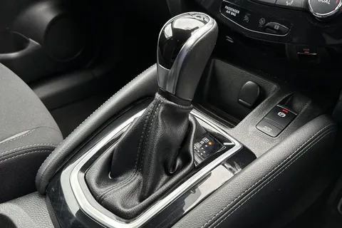 YE70OCZ Nissan Qashqai 1.3 DIG-T Acenta Premium DCT Auto Euro 6 (s/s) 5dr Thumbnail #24