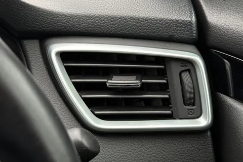 YE70OCZ Nissan Qashqai 1.3 DIG-T Acenta Premium DCT Auto Euro 6 (s/s) 5dr Thumbnail #38