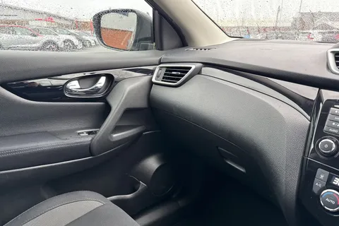 YE70OCZ Nissan Qashqai 1.3 DIG-T Acenta Premium DCT Auto Euro 6 (s/s) 5dr Thumbnail #39