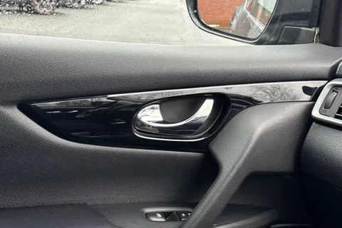 YE70OCZ Nissan Qashqai 1.3 DIG-T Acenta Premium DCT Auto Euro 6 (s/s) 5dr Thumbnail #46