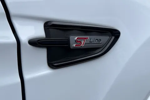 MX69HPL Ford Kuga 2.0 TDCi EcoBlue ST-Line Euro 6 (s/s) 5dr Thumbnail #30