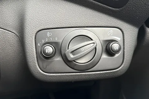 MX69HPL Ford Kuga 2.0 TDCi EcoBlue ST-Line Euro 6 (s/s) 5dr Thumbnail #37