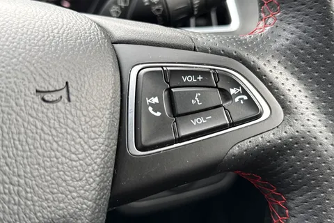 MX69HPL Ford Kuga 2.0 TDCi EcoBlue ST-Line Euro 6 (s/s) 5dr Thumbnail #38