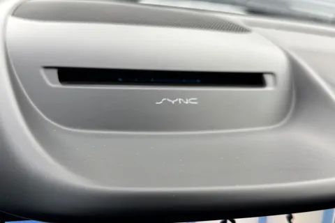 MX69HPL Ford Kuga 2.0 TDCi EcoBlue ST-Line Euro 6 (s/s) 5dr Thumbnail #44