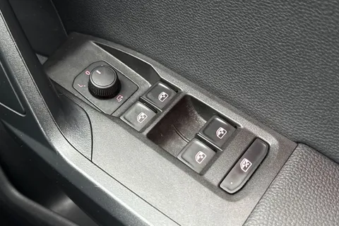 DH23LHJ SEAT Ibiza 1.0 TSI FR Sport Euro 6 (s/s) 5dr Thumbnail #33