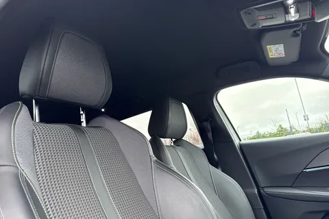 SG72LCF PEUGEOT e-2008 50kWh GT Auto 5dr (7kW Charger) Thumbnail #24