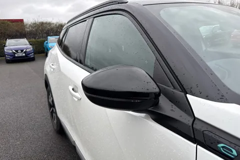 SG72LCF PEUGEOT e-2008 50kWh GT Auto 5dr (7kW Charger) Thumbnail #28