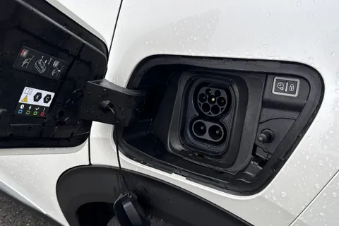 SG72LCF PEUGEOT e-2008 50kWh GT Auto 5dr (7kW Charger) Thumbnail #36