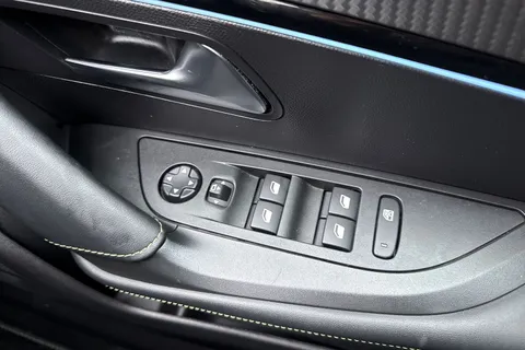 SG72LCF PEUGEOT e-2008 50kWh GT Auto 5dr (7kW Charger) Thumbnail #43