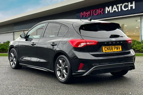 CN68PWV Ford Focus 1.0T EcoBoost ST-Line Euro 6 (s/s) 5dr Thumbnail #3