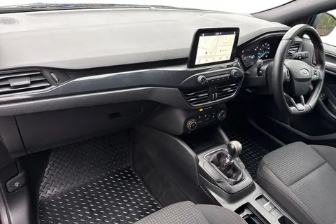 CN68PWV Ford Focus 1.0T EcoBoost ST-Line Euro 6 (s/s) 5dr Thumbnail #9