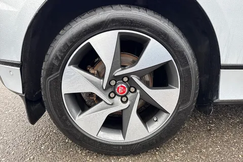 24 of 62 for Jaguar I-Pace 400 90kWh SE SUV 5dr Electric Auto 4WD (400 ps)