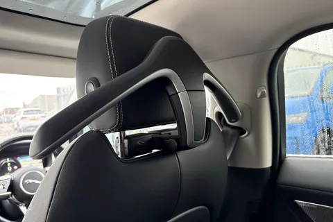 39 of 62 for Jaguar I-Pace 400 90kWh SE SUV 5dr Electric Auto 4WD (400 ps)