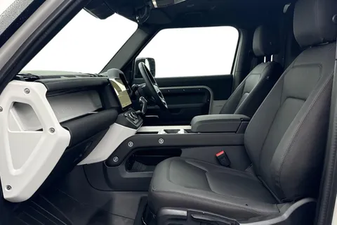 DX75NKF Land Rover Defender 90 3.0 D250 Hard Top S Thumbnail #4