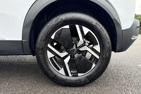 KM25UUP PEUGEOT 2008 1.2 HYBRID GT e-DSC6 Euro 6 (s/s) 5dr Thumbnail #13