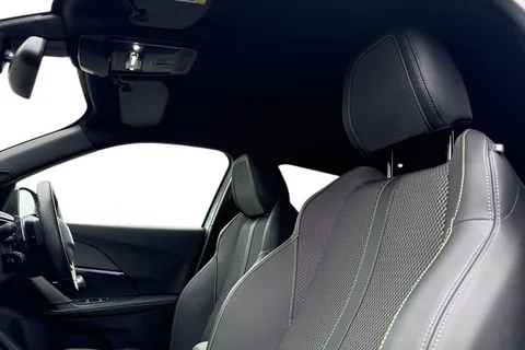 KM25UUP PEUGEOT 2008 1.2 HYBRID GT e-DSC6 Euro 6 (s/s) 5dr Thumbnail #16