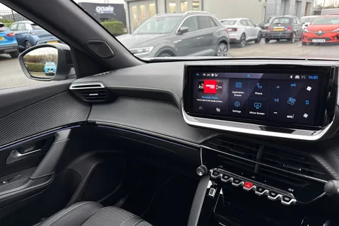 KM25UUP PEUGEOT 2008 1.2 HYBRID GT e-DSC6 Euro 6 (s/s) 5dr Thumbnail #17