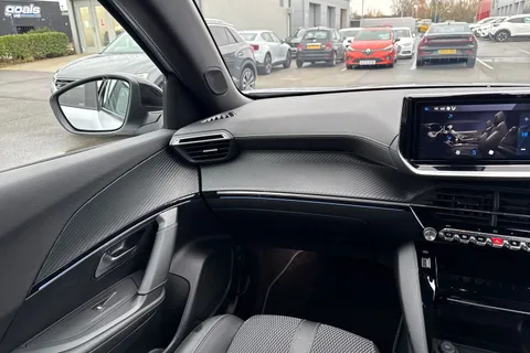 KM25UUP PEUGEOT 2008 1.2 HYBRID GT e-DSC6 Euro 6 (s/s) 5dr Thumbnail #20