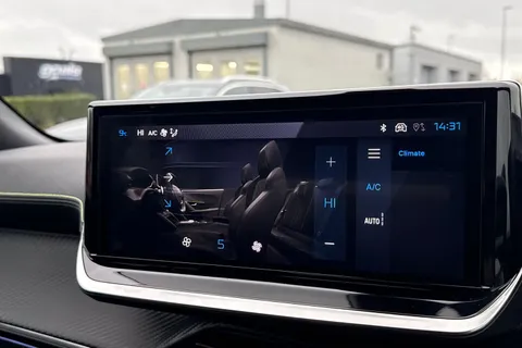 KM25UUP PEUGEOT 2008 1.2 HYBRID GT e-DSC6 Euro 6 (s/s) 5dr Thumbnail #22