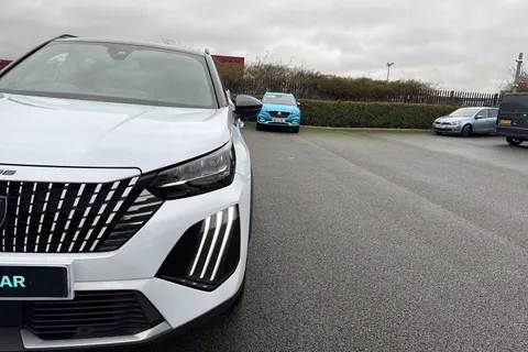 KM25UUP PEUGEOT 2008 1.2 HYBRID GT e-DSC6 Euro 6 (s/s) 5dr Thumbnail #26