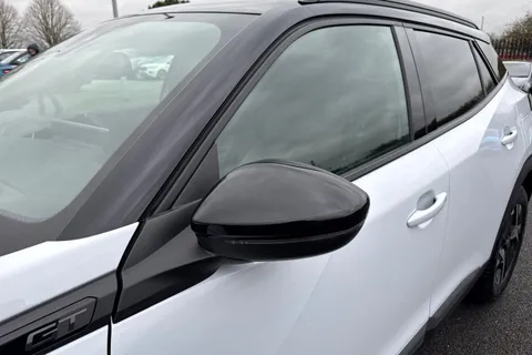 KM25UUP PEUGEOT 2008 1.2 HYBRID GT e-DSC6 Euro 6 (s/s) 5dr Thumbnail #30