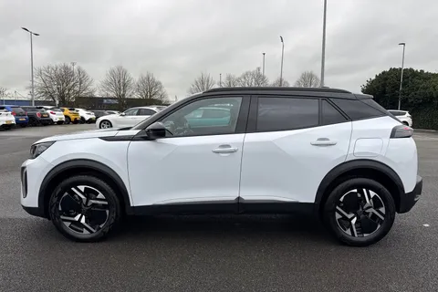 KM25UUP PEUGEOT 2008 1.2 HYBRID GT e-DSC6 Euro 6 (s/s) 5dr Thumbnail #31